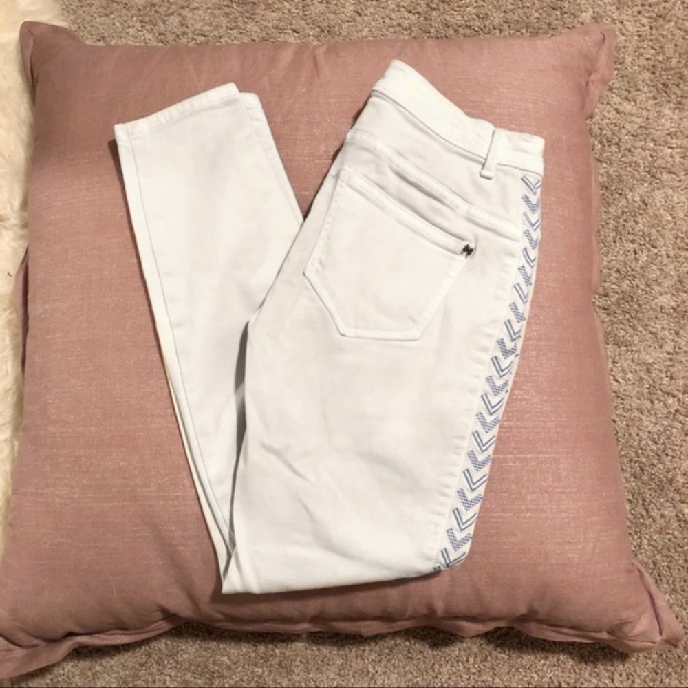 victoria Secret mid ride siren crop jeans - Picture 2 of 4